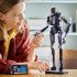 LEGO Star Wars K-2SO Охранителният дроид 75434, съчленена колекционерска фигурка и стойка за показване - 8