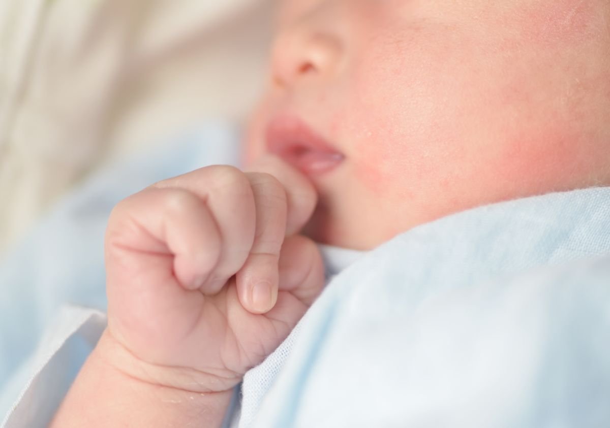 remedii colici bebelus - bebe linistit, pumnisor