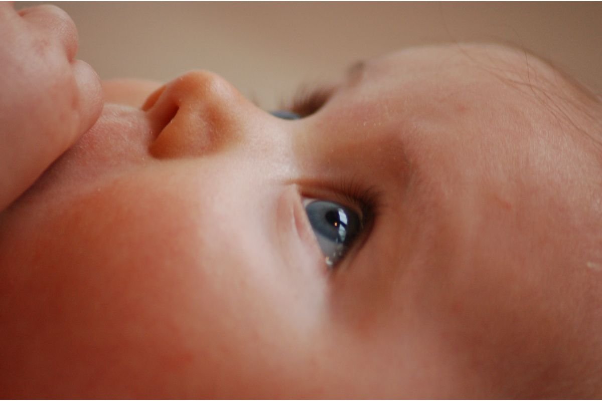 regresia somnului, bebe, ochi albastri - babymatters.ro