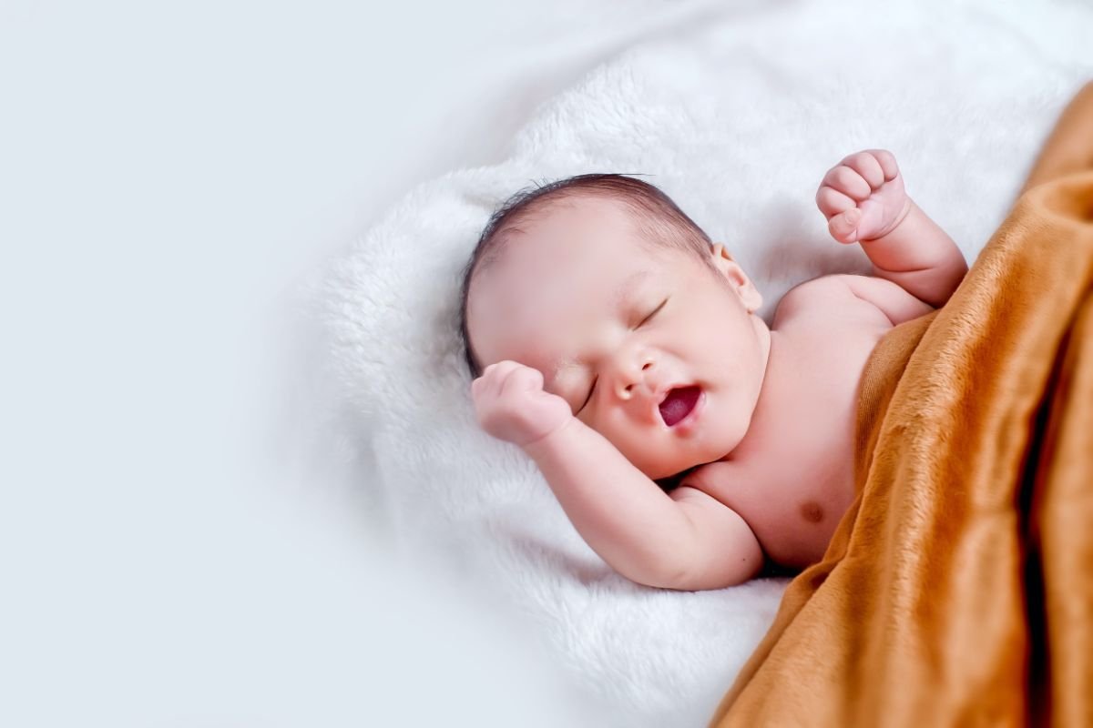 regresia somnului, bebelus dormind, paturica copii - babymatters.ro