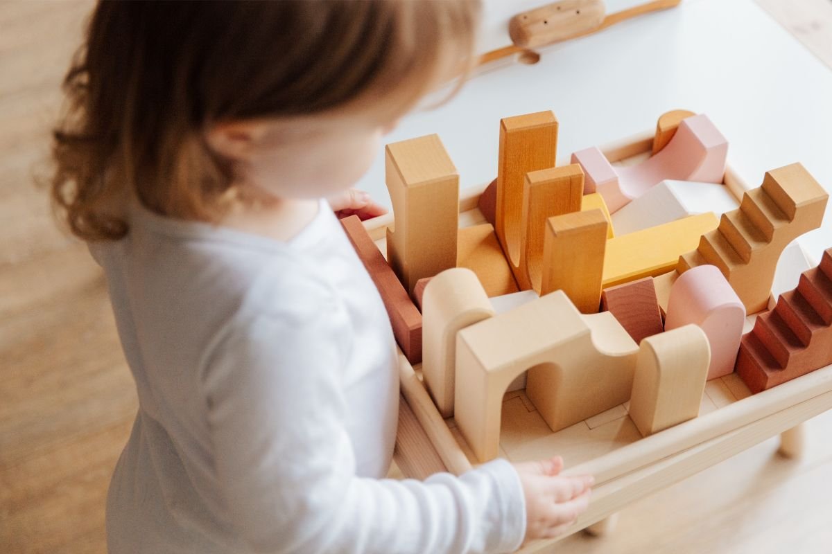 Cadou fetite 2 ani-jucarii creative si educative-fetita, cuburi, lemn