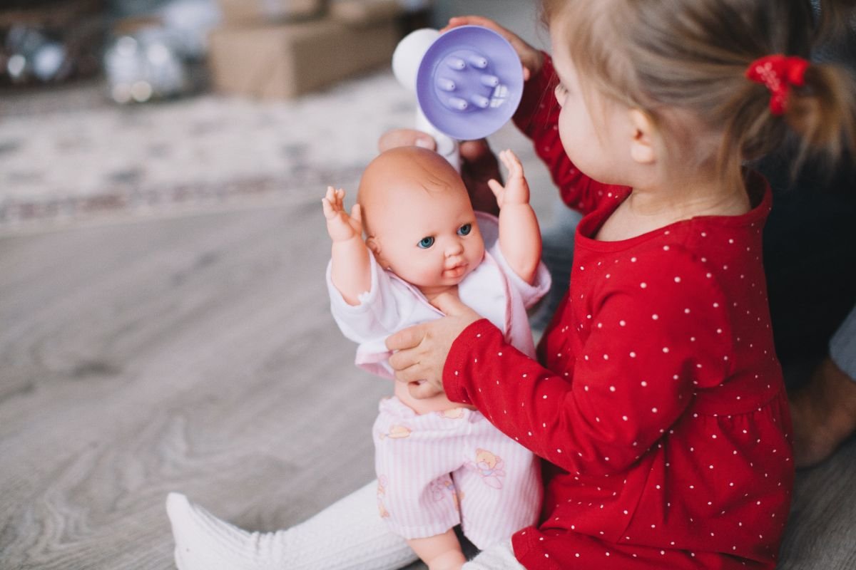 Cadou fetita 2 ani-sfaturi si recomandari utile în alegerea cadoului- fetita, papusa