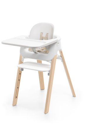 Καρεκλάκι φαγητού Stokke Steps με σετ μωρού, δίσκο και ζώνες, μοντέρνος και εργονομικός σχεδιασμός, λευκό/φυσικό