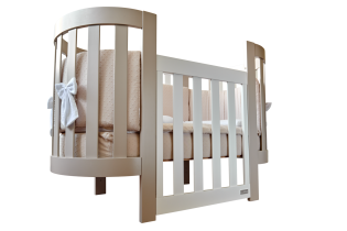 Овално бебешко креватче Italbaby, колекция Evoc, изработено от масивна букова дървесина, еволюционно