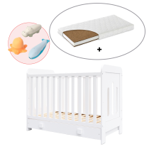 Patut pentru copii BabyMatters Giggles, din lemn masiv, 120x60 cm, cu sertar si saltea de cocos inclusa
